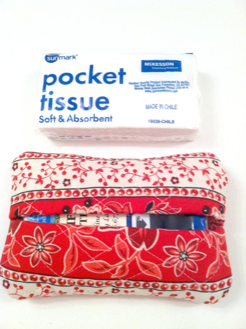 Taschentuchtasche - Rot, Weiß Und Schwarz Blumen Auf Streifen von PathfinderGifts