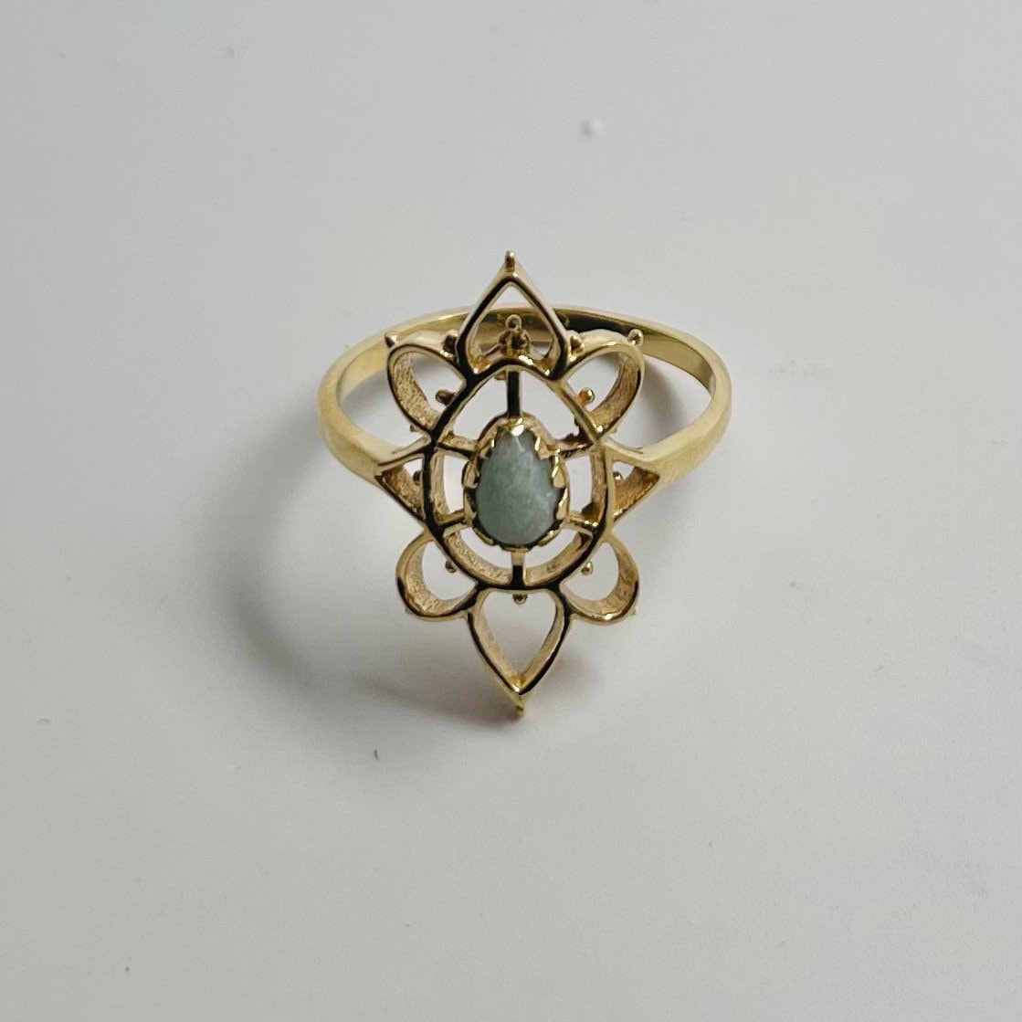 Lotus Edelstein Ringe Mondstein, Granat Oder Aquamarin Lotus Edelstein Ringe Mondstein, Granat Oder Aquamarin von PathikaTribeShop