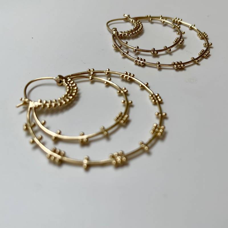 Verdreifachen Halbmond Göttin Hoop Ohrringe von PathikaTribeShop