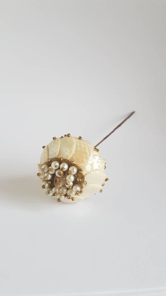 Shabby Antike Hutnadel in Creme & Gold von PatinaLivingDE