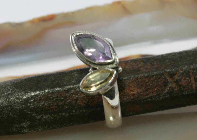 925 Sterling Silver Ring With A Citrine & Amethyst 925 Sterling Silver Ring With A Citrine & Amethyst von Patmoo