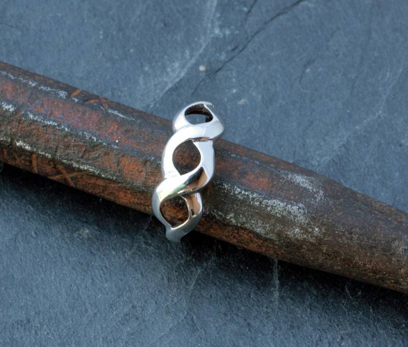 Ring, Small & Fine, 925 Sterling Silver Ring, Small & Fine, 925 Sterling Silver von Patmoo