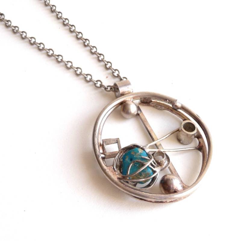 Abstrakte Handgemachte Mitte Jahrhundert 1970 Sterling Und Türkis Anhänger Halskette von PatriciaCohn