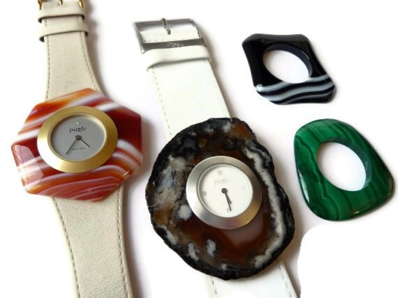 Zwei Swiss Made Uhren Puzle Mit Vier Edelstein-Einfassungen von PatriciaCohn