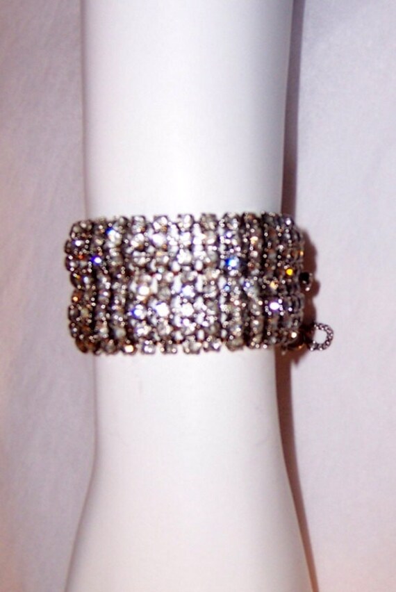 Klares Strass Armband Mit Sicherheitskette Von "Weiss" von PatriciaJon