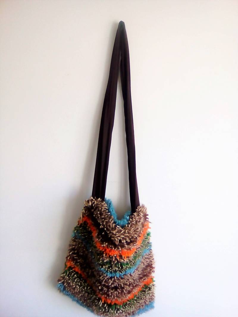 Handgemachte Bunte Wolle Tasche, Geschenk Für Sie, Braun Orange Blaue Grüne Umhängetasche, Flauschige Original Handgemachte Boho Winter, Tasche von PatriciaMatiasShop