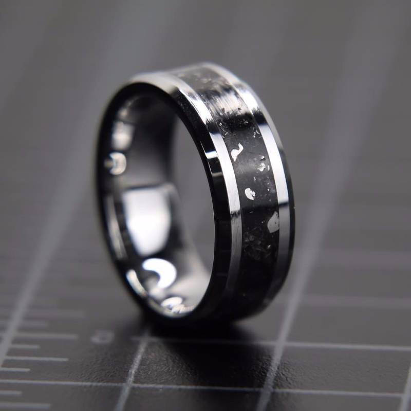 Meteorit Ring Herren, Tungsten Ring, Glow Herren Ehering, Grüner in The Dark Damen Schmuck, Galaxy Space von PatrickAdairDesigns
