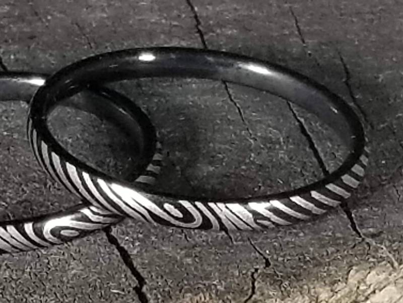 2 Mm Schwarz Damaszener Stil Titan | Hypoallergen | Dünne Eheringe, Daumenringe, Verlobungsringe, Stapelringe Us 5-14 von PatriotCoinRing