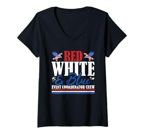 Damen Erfahrene Crew des Eventkoordinators mit US-Flagge in Rot, Weiß und Blau T-Shirt mit V-Ausschnitt Damen Erfahrene Crew des Eventkoordinators mit US-Flagge in Rot, Weiß und Blau T-Shirt mit V-Ausschnitt von Patriotic 4th Of July American Patriot USA Present