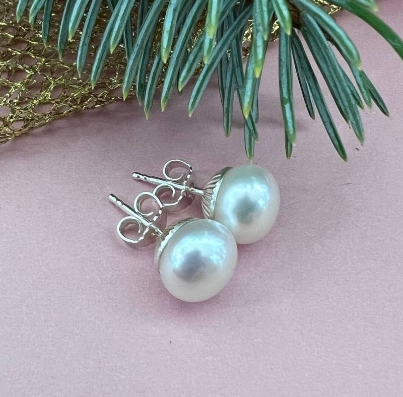 Große Echte Süßwasser Perlen Ohrstecker 10 Mm in Weiß, Brisur Echtes Silber | 925 Große Echte Süßwasser Perlen Ohrstecker 10 Mm in Weiß, Brisur Echtes Silber | 925 von PatsPerlenstube