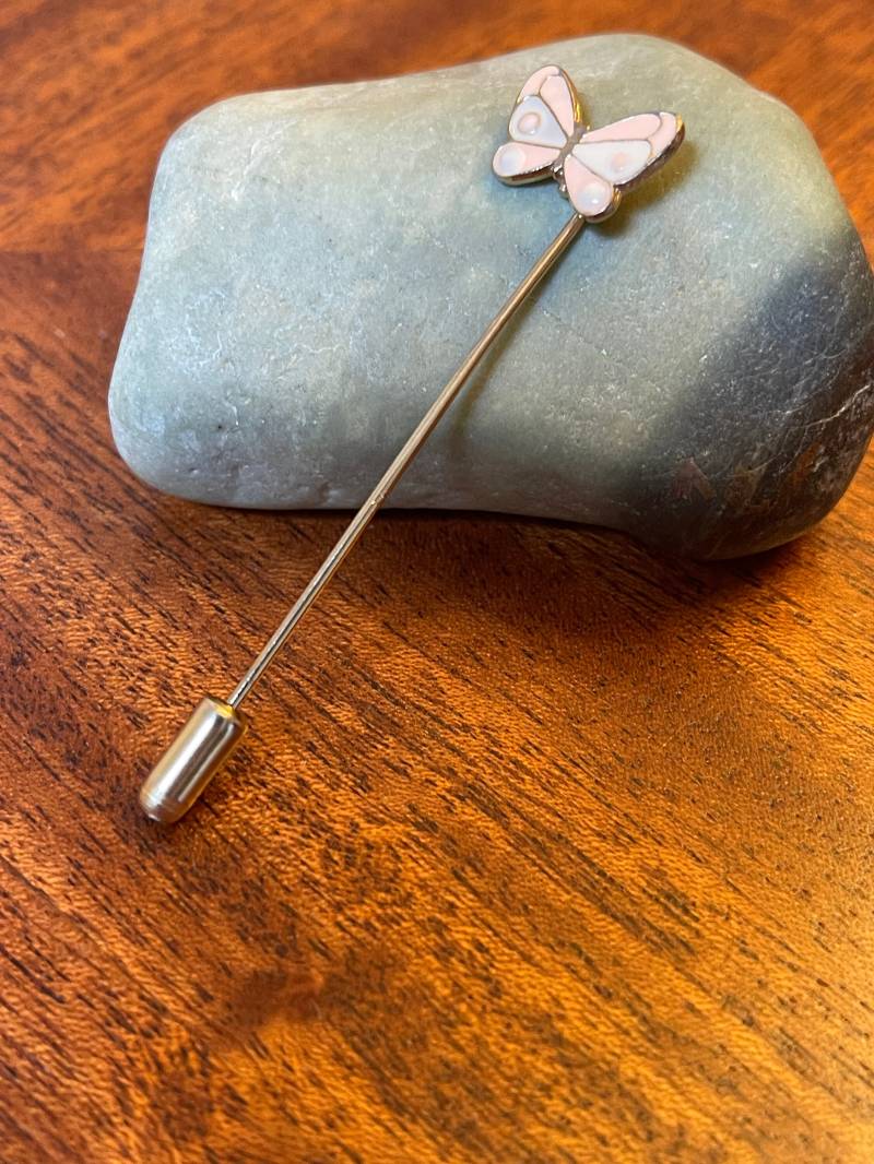 Liebling Schmetterling Pfirsich Und Creme Gefärbt Gold Ton Emaille Anstecknadel/Hut Pin von Patterbee