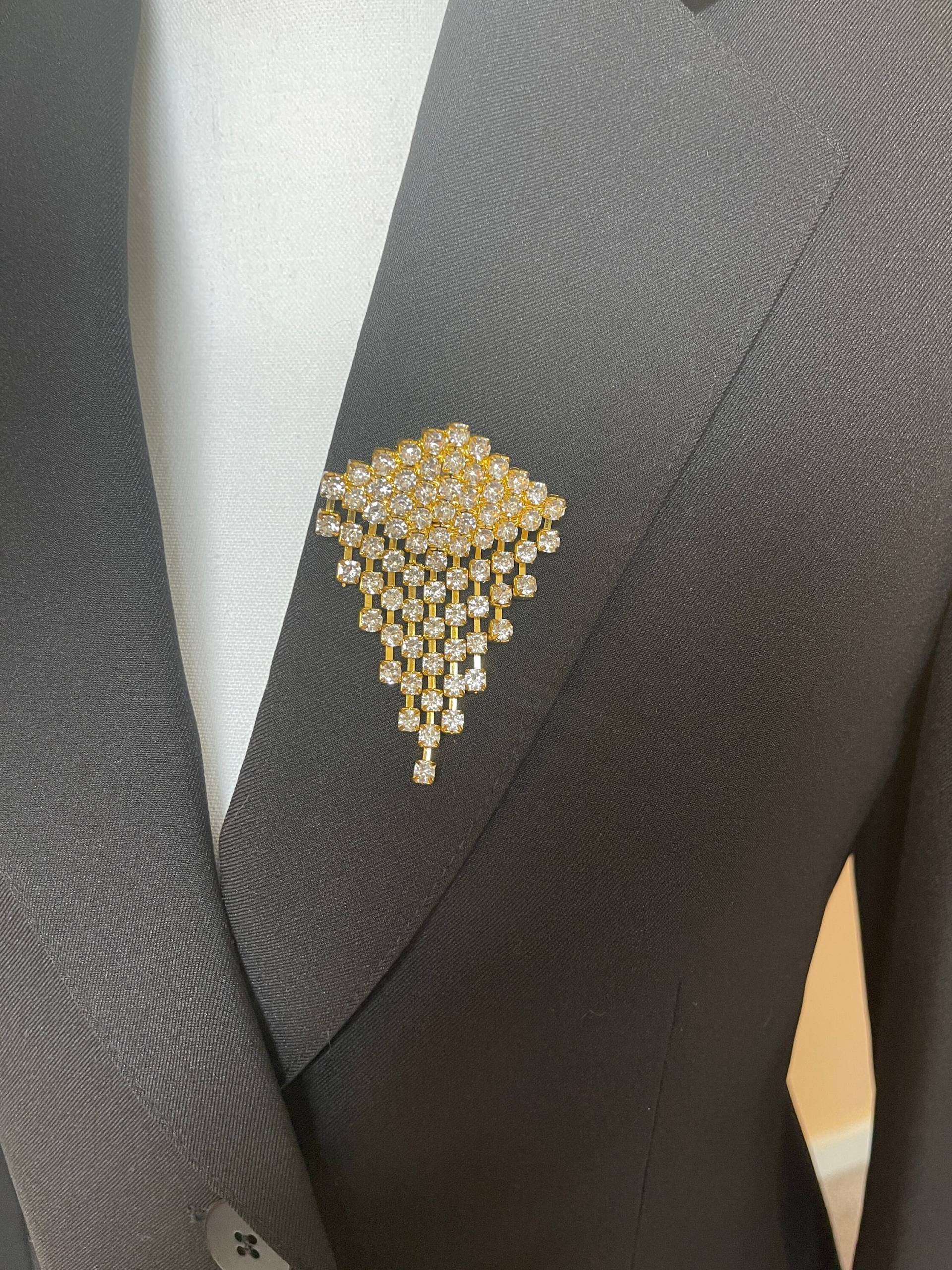 Vintage Art Deco Design Strass Gold Brosche | 40Er Jahre Mit Fransen Strass Unsigned Vintage Art Deco Design Strass Gold Brosche | 40Er Jahre Mit Fransen Strass Unsigned von Patterbee