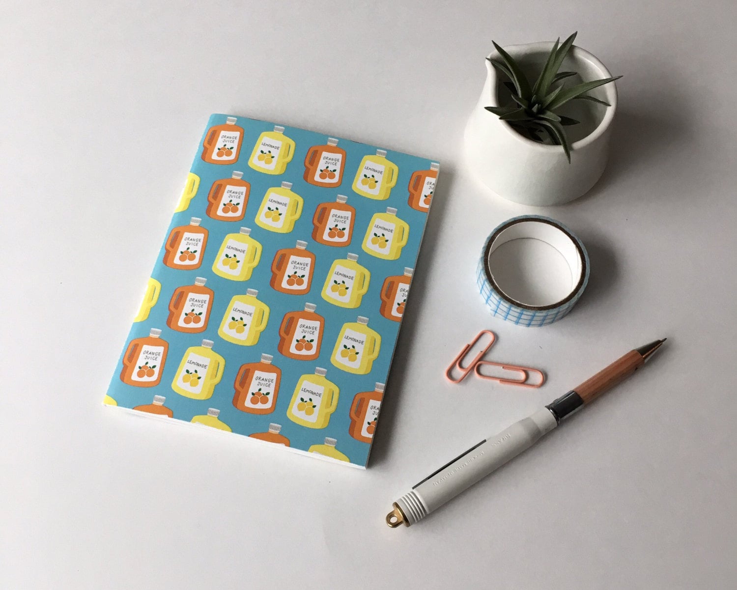 Tasche Notebook - Orangensaft Und Limonade von PatternPaperCo