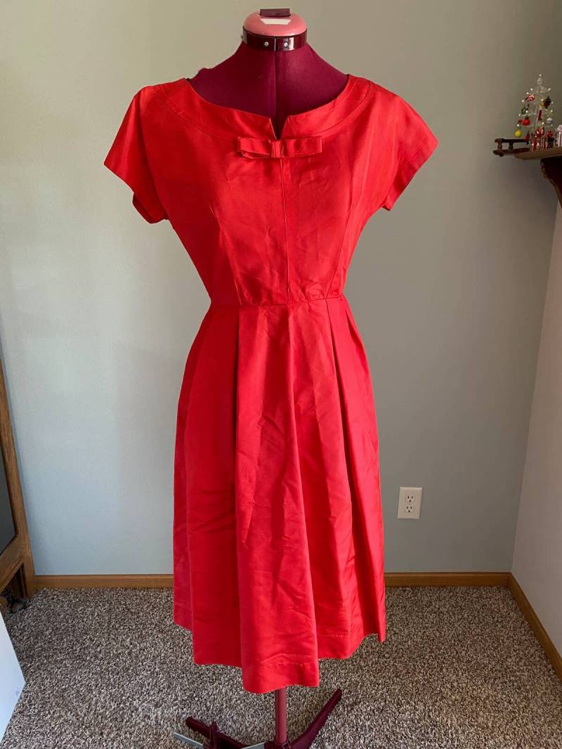 Vintage 1950Er Jahre Kleid Fit & Flare in Rot Für Die Party von Patternup