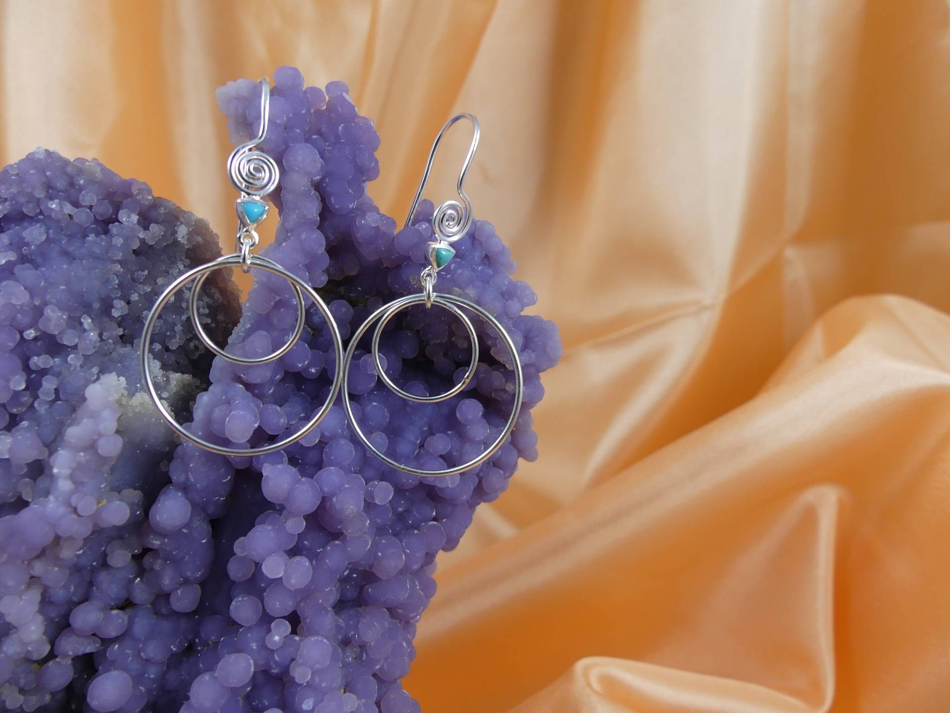 sterling Silberne Doppel-Hoop-Ohrringe Mit Türkis sterling Silberne Doppel-Hoop-Ohrringe Mit Türkis von PattiegirlDesigns