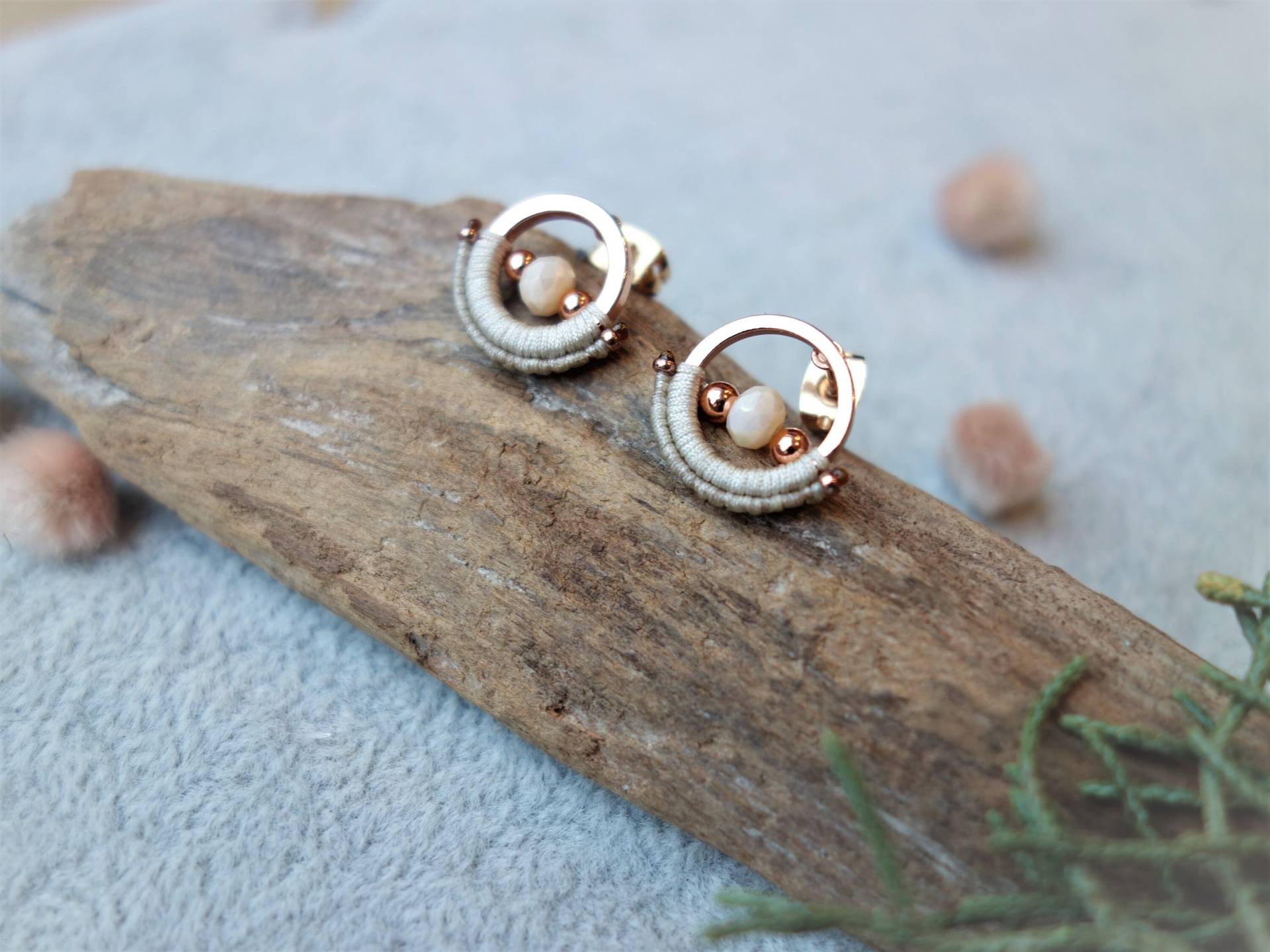 Ohrstecker "Circle Rosegold" Mit Kristall-Perle, Runde Ohrringe, Makramee-Ohrringe, Makramee Ohrstecker, Kreisförmig, Brautschmuck, Creme von PattyStyleSchmuck