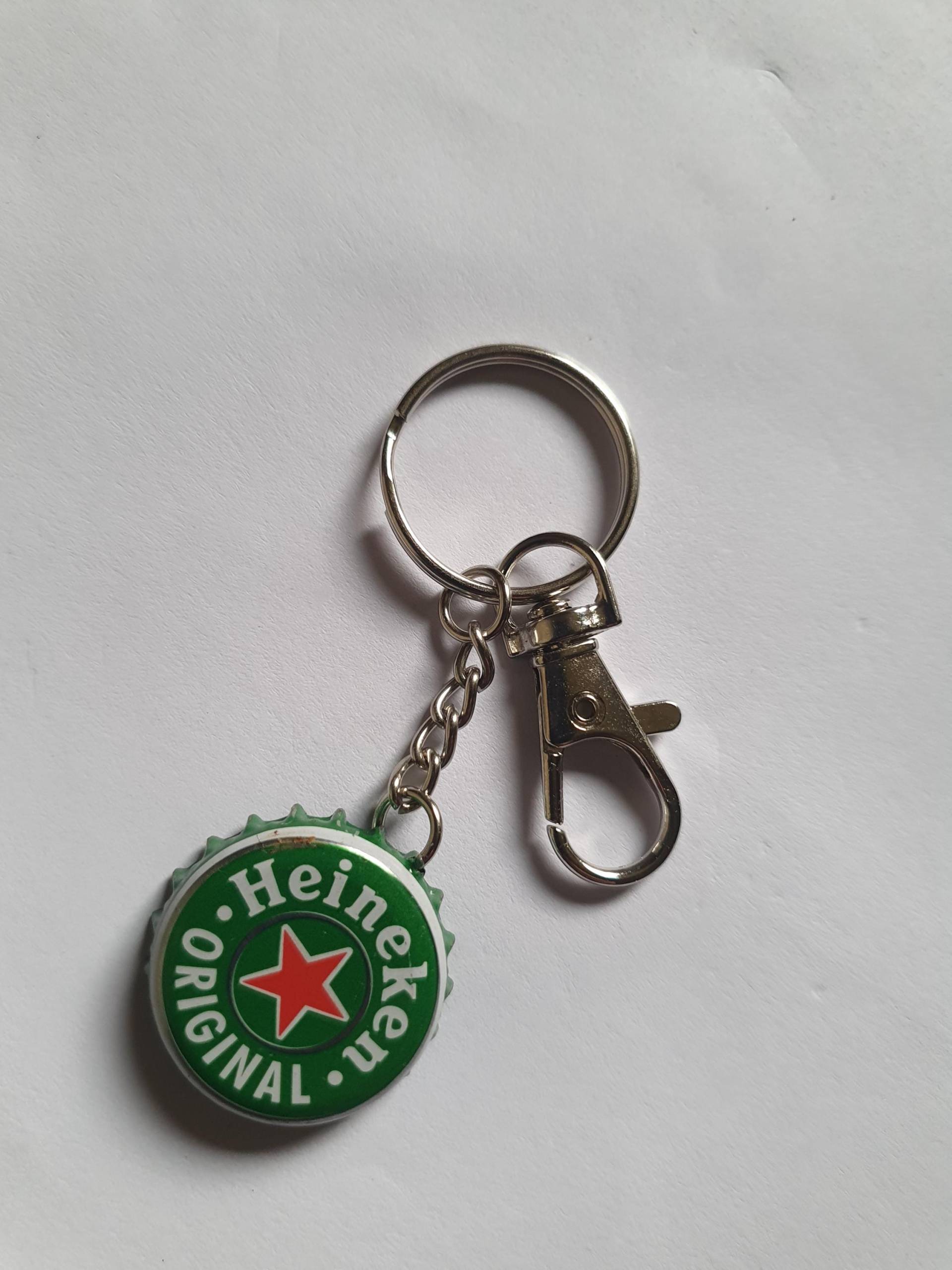 Schlüsselanhänger Mit Kronkorken/ Bierdeckel Grün Schrift Inkl. Karabiner Schlüsselanhänger Mit Kronkorken/ Bierdeckel Grün Schrift Inkl. Karabiner von PattysKartenwelt