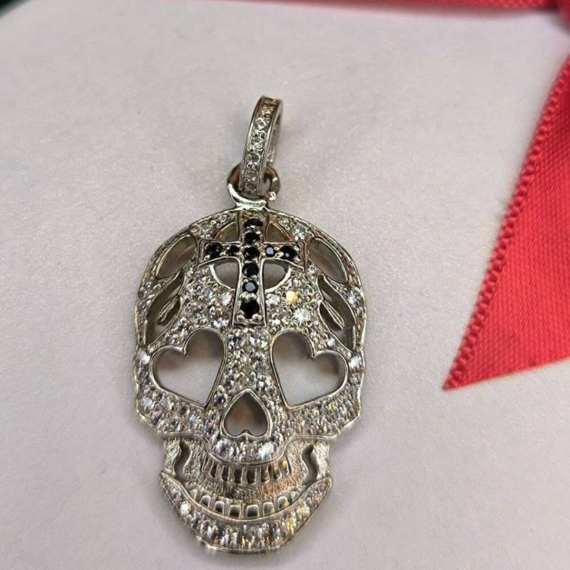 Silberner Totenkopf-Anhänger Silberner Totenkopf-Anhänger von PaulJewelleryEU