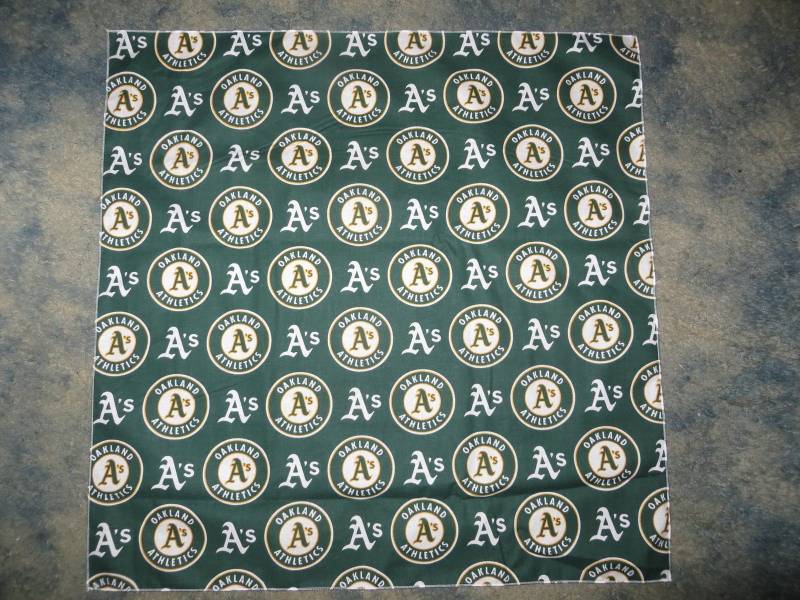 Mlb Oakland Athletics Baseball Kopf Bandana 2 Größen Angeboten von PaulasFashions
