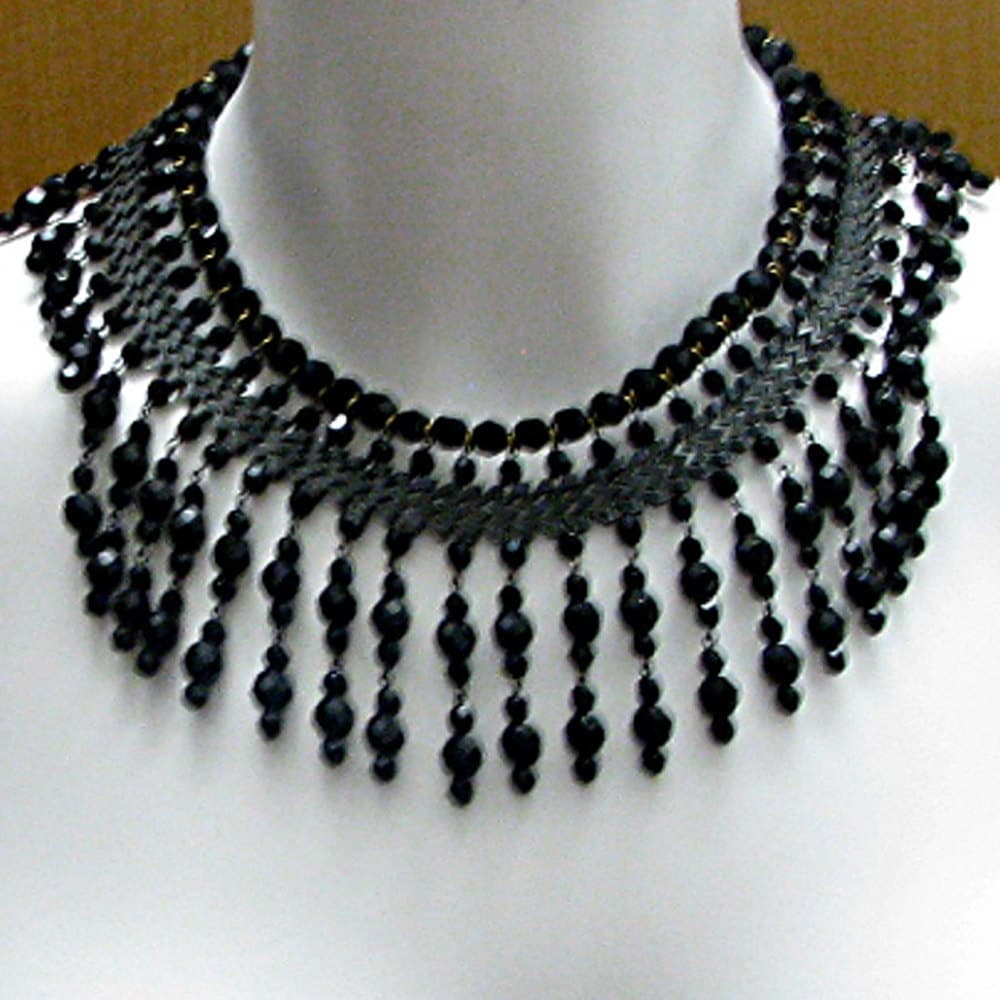 20Er-Jahre-Halskette Mit Facettierten Jet-Perlen, Paulettevintage-Bijoux 20Er-Jahre-Halskette Mit Facettierten Jet-Perlen, Paulettevintage-Bijoux von PauletteVintage