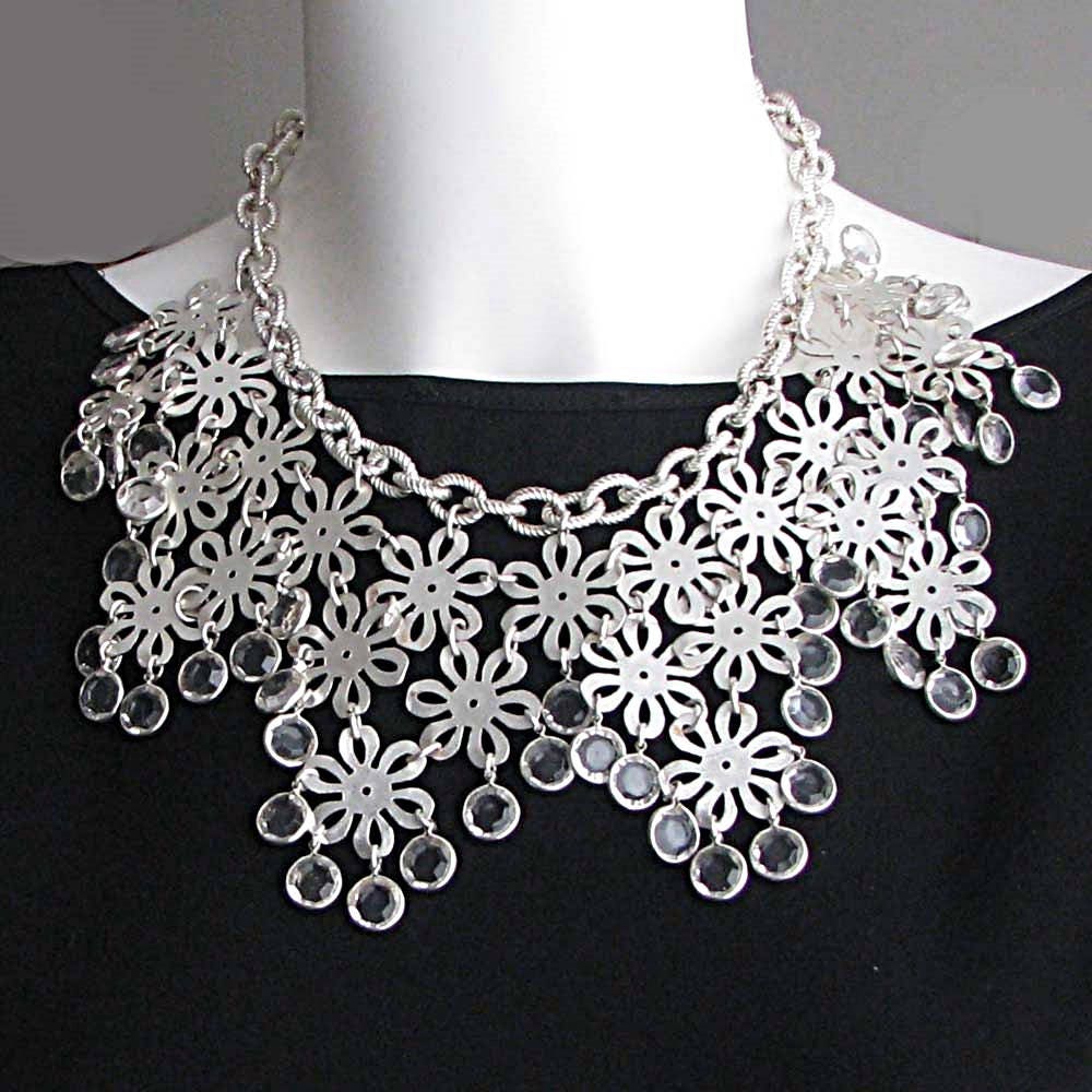 Kragenhalskette Aus Silbernem Metall, Paulettevintage Bijoux Kragenhalskette Aus Silbernem Metall, Paulettevintage Bijoux von PauletteVintage