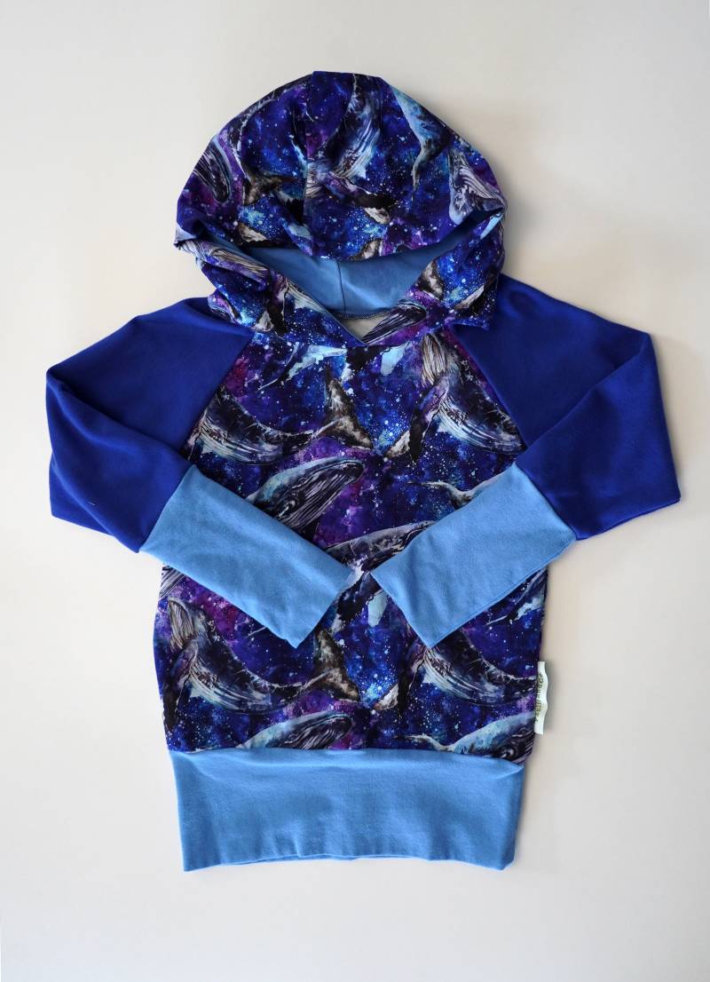 Kids Whale Print Hoodie Size 6-8 Years | Grow With Me Hooded Sweatshirt Purpurwhale Shirt Aquarell von PaulieandCo