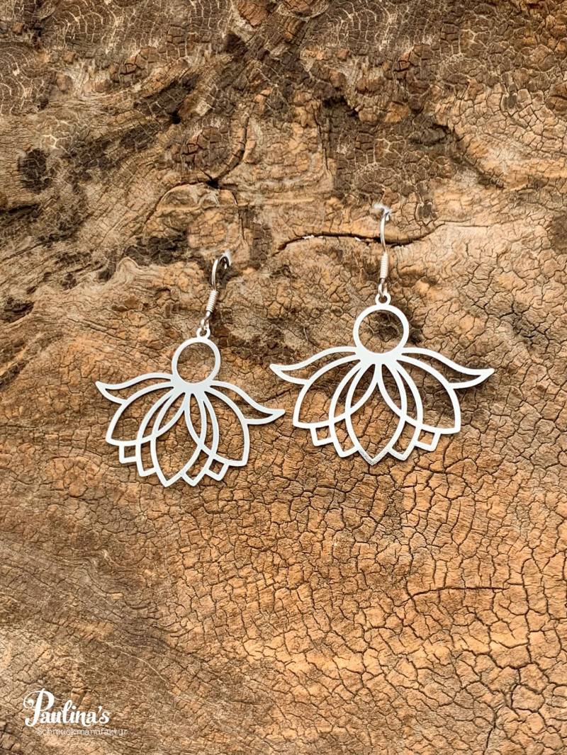 x-Energie-Ohrgehänge Eisen Lotus | Bunt von PaulinasSchmuck