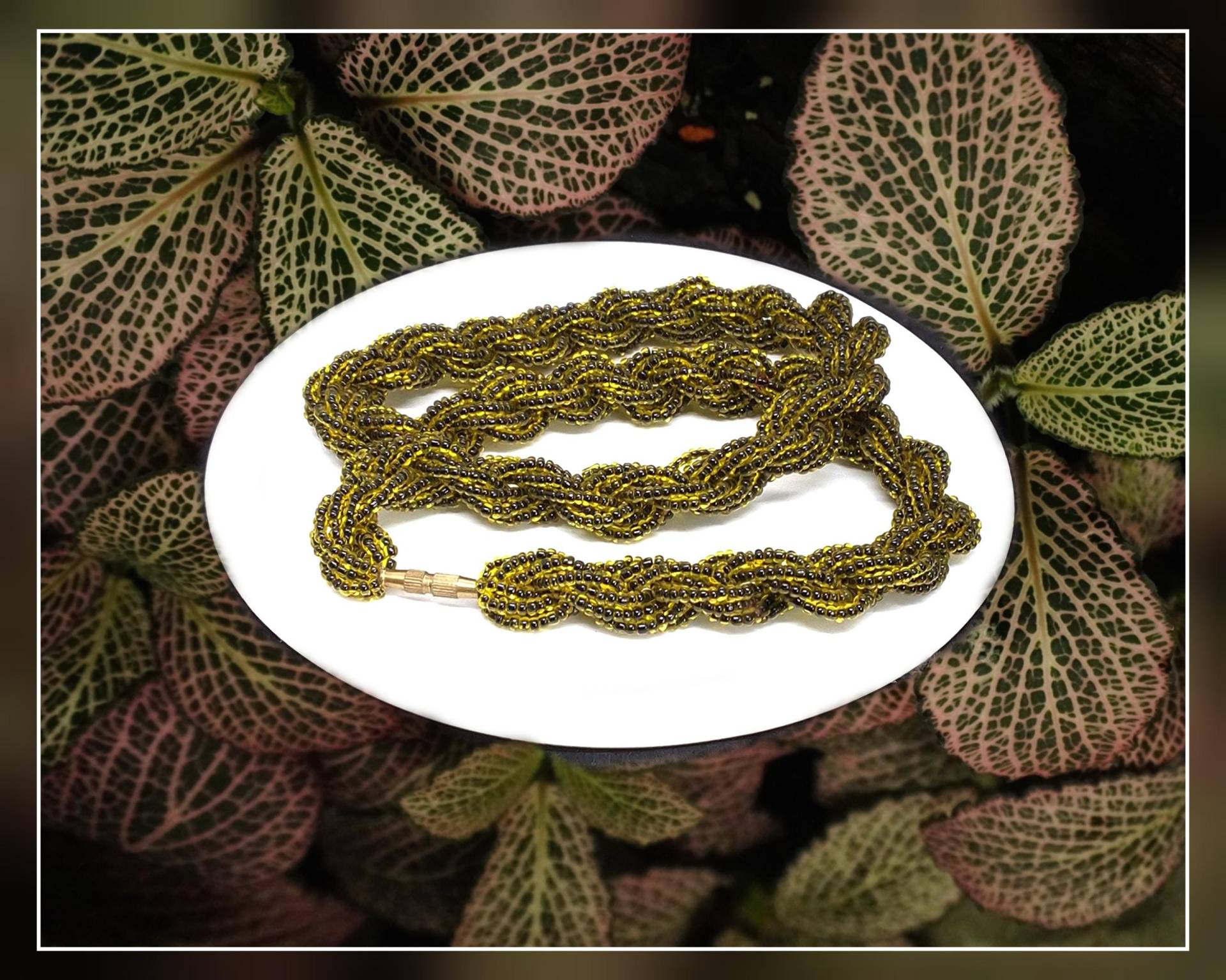 Vintage Bronze Twisted Rocailles Perlenkette Vintage Bronze Twisted Rocailles Perlenkette von PawhillTreasures