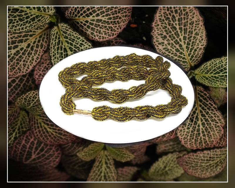 Vintage Bronze Twisted Rocailles Perlenkette Vintage Bronze Twisted Rocailles Perlenkette von PawhillTreasures