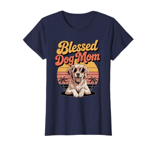 Blessed Dog Mama, Retro-Sonnenuntergangsdesign T-Shirt von Paws& Sunset Vibes