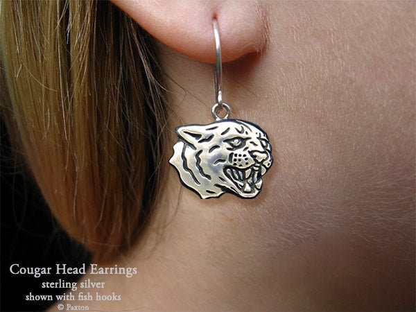 Cougar Puma Kopf Ohrringe Sterling Silber Hand Geschnitzt & Gegossen Fish Hook Oder Post Berglöwe von PaxtonJewelry