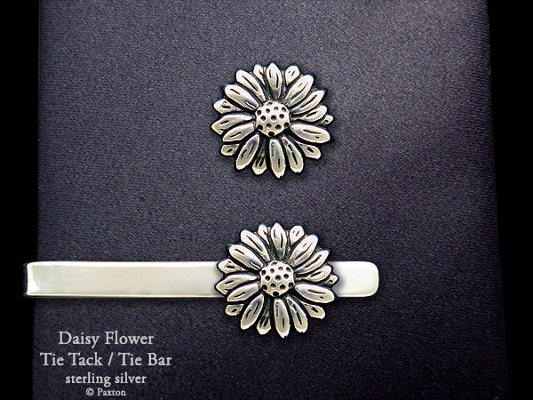 Daisy Krawattennadel Oder Flower Krawattenklammer Sterlingsilber Daisy Krawattennadel Oder Flower Krawattenklammer Sterlingsilber von PaxtonJewelry
