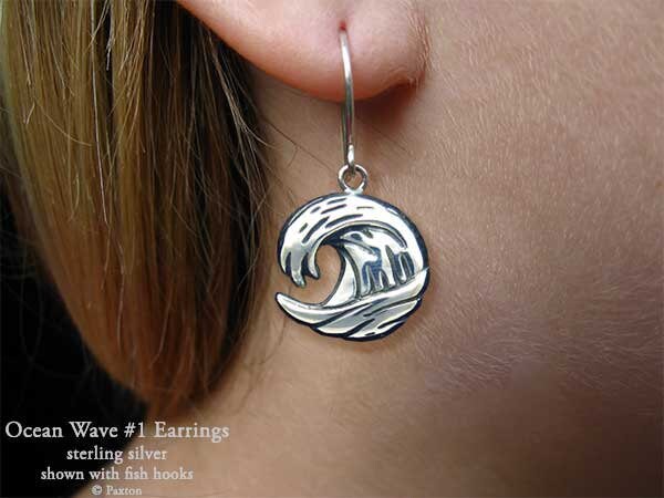 Ocean Wave Ohrringe Sterling Silber Hand Geschnitzt & Gegossen Fischhaken Oder Post von PaxtonJewelry