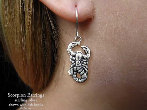 Skorpion Ohrringe Sterling Silber Hand Geschnitzt & Gegossen Fischhaken Oder Post von PaxtonJewelry