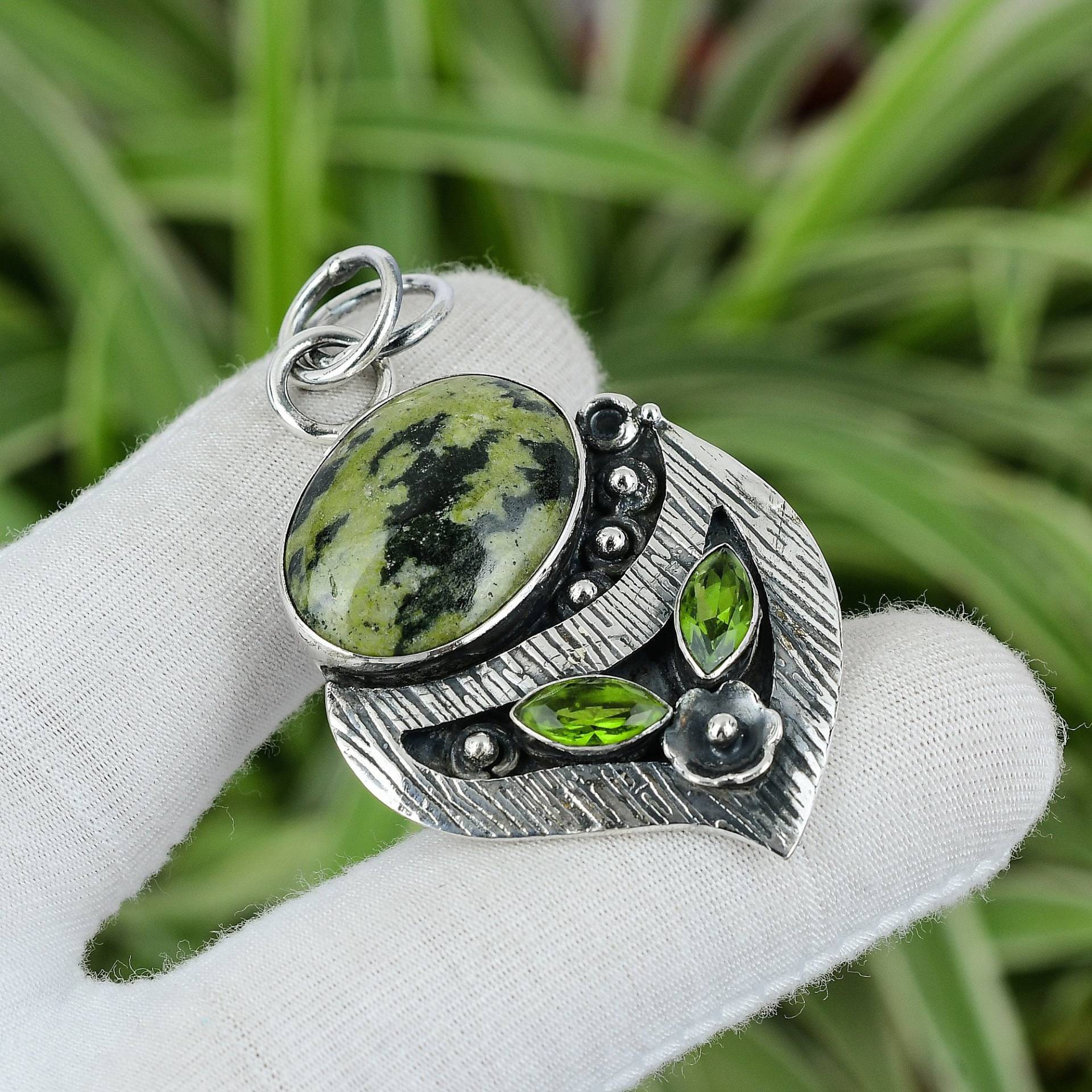 Gogunjula Anhänger Peridot 925 Sterling Silber Modeschmuck Echter Edelstein Handarbeit Schmuck Geburtsstein von PayalCreations