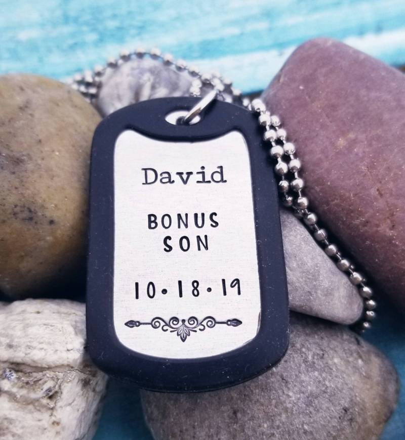 Bonus Sohn Geschenk - Stiefsohn Hochzeitsgeschenk Erwachsene Adopted Halskette Dog Tag Personalisiertes von PaytonLeighTreasures