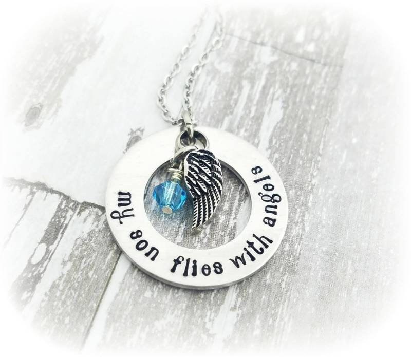 Handgestempelte Urne Halskette Engelsflügel, Swarovski Geburtsstein, Feuerbestattung Schmuck von PaytonLeighTreasures