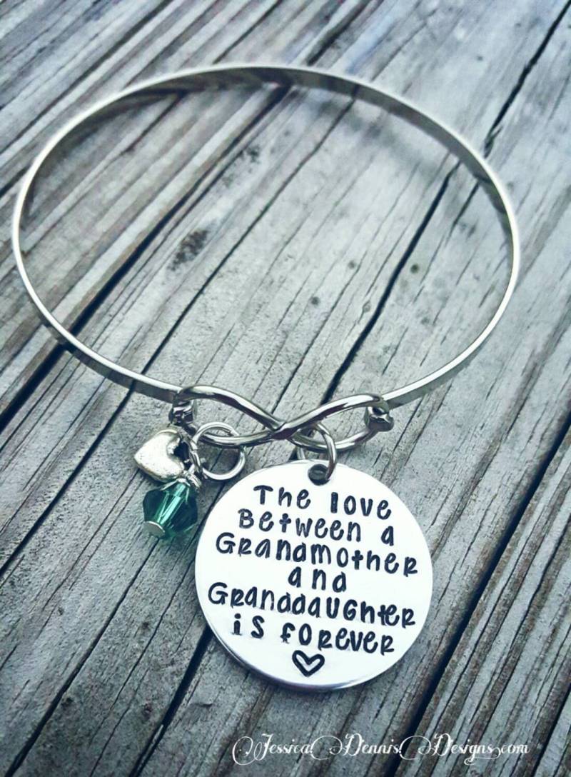 Großmutter-Enkelin-Armband Handgestempelter Edelstahlarmreif, Geburtssteinanhänger von PaytonLeighTreasures