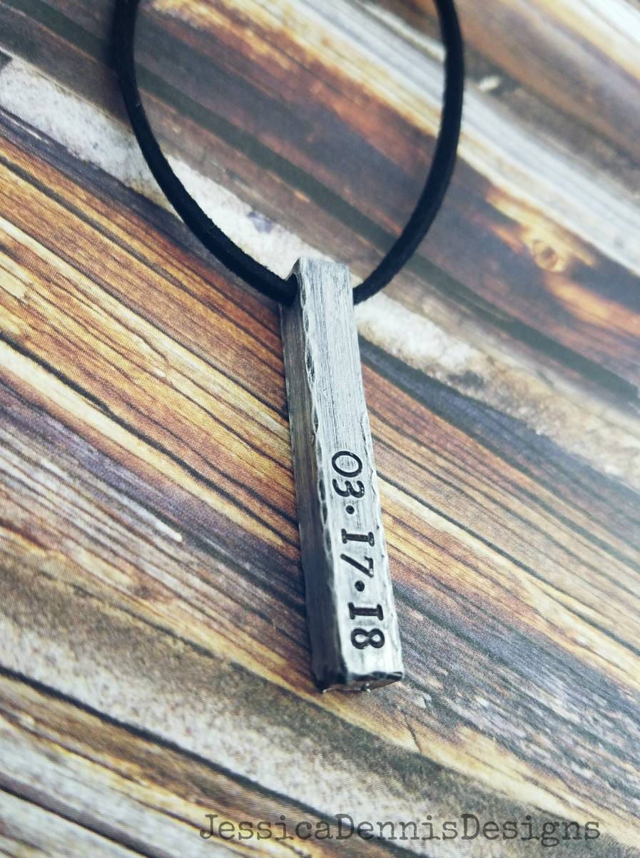 Personalisierte Bar Halskette Rustikale Wildlederband Anhänger von PaytonLeighTreasures