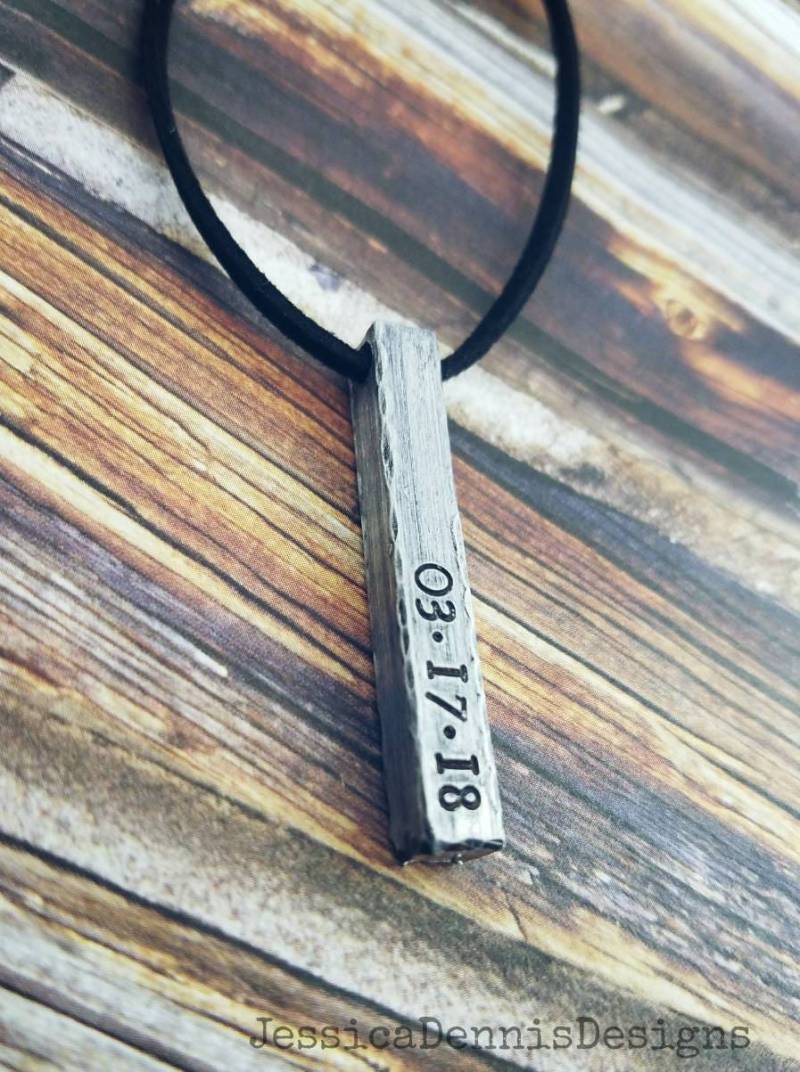 Personalisierte Bar Halskette Rustikale Wildlederband Anhänger von PaytonLeighTreasures