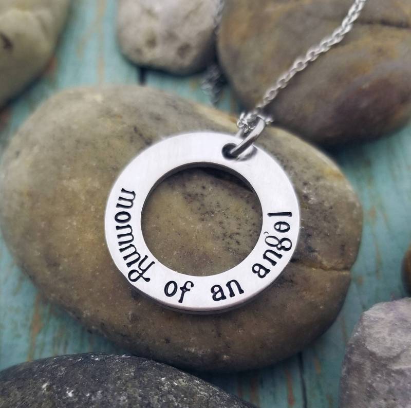 Handgestempelte Erinnerungs-Halskette Mama Eines Engels, Edelstahl von PaytonLeighTreasures