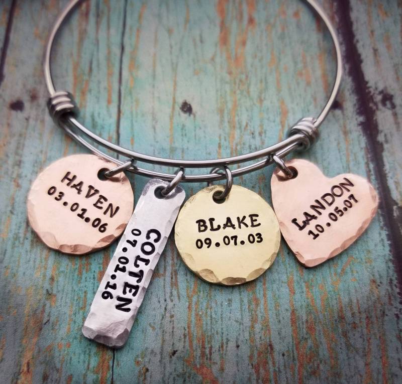 Personalisiertes Mom Armband Benutzerdefinierte Name Anhänger von PaytonLeighTreasures