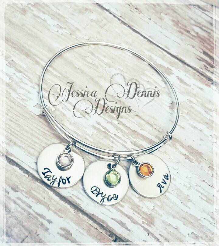Handgestempelter Armreif Der Mutter Personalisierte Namen & Geburtssteine von PaytonLeighTreasures