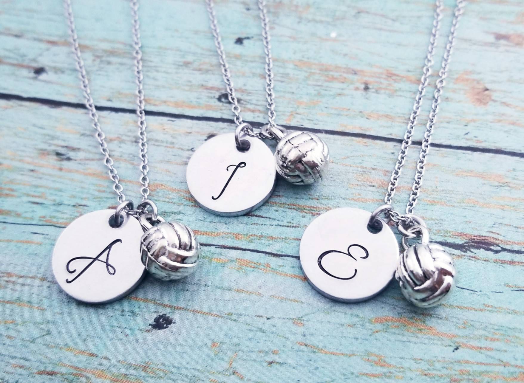 Personalisierte Edelstahl-Halskette Initial Charm, Edelstahl-Kette von PaytonLeighTreasures