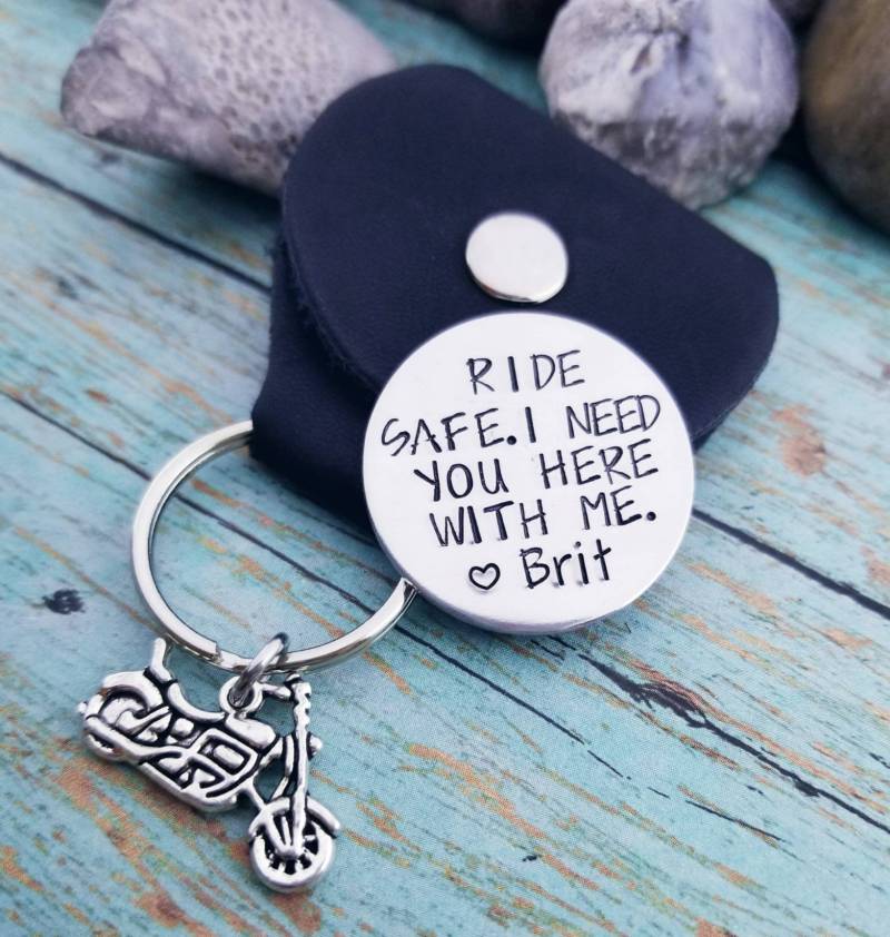 Personalisierte Motorrad Schlüsselbund Hand Gestempelt Biker Geschenk von PaytonLeighTreasures