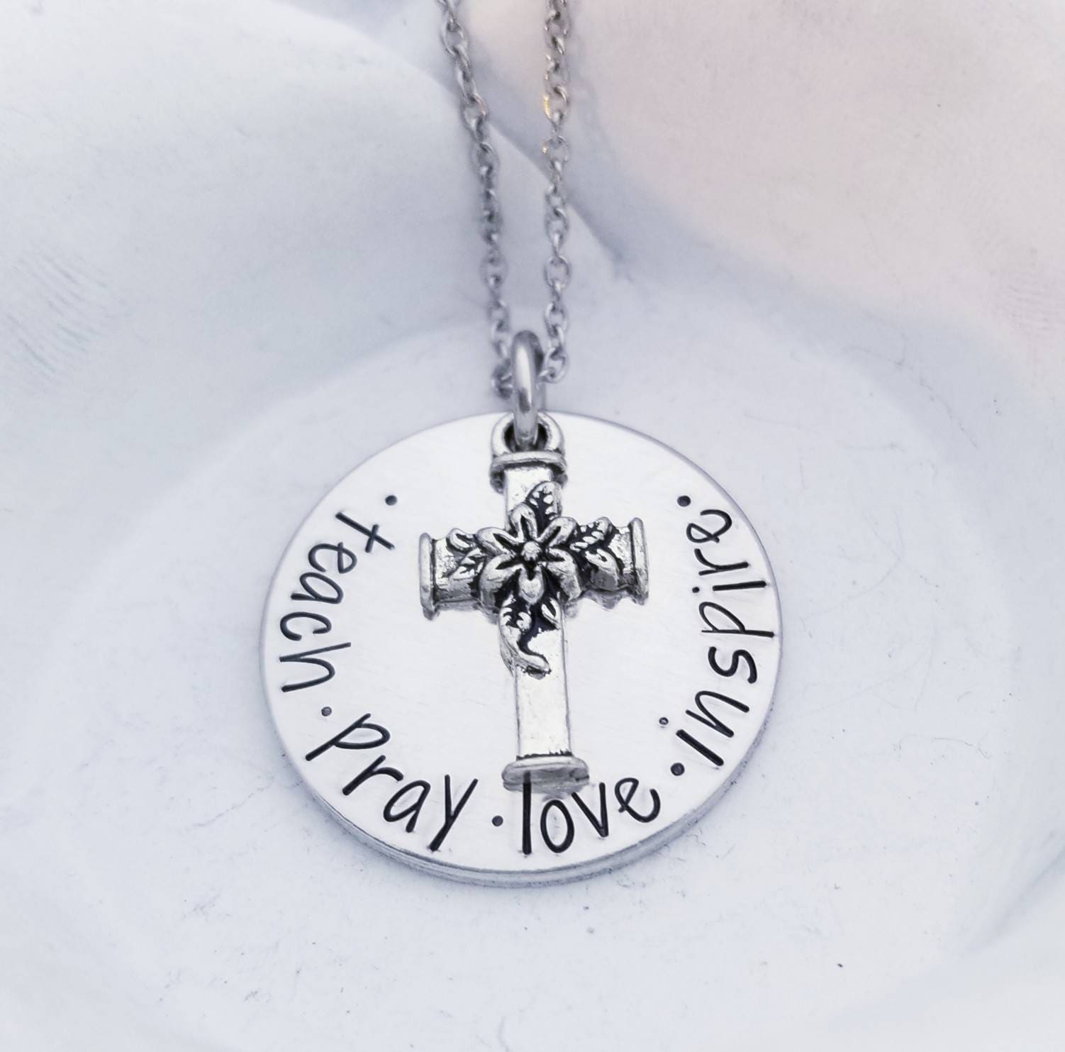 Religiöser Lehrer Geschenk - Christlicher Schullehrer Teach Beten Liebe Inspirieren Halskette Schmuck Silber Kreuz Jugend Pastor von PaytonLeighTreasures