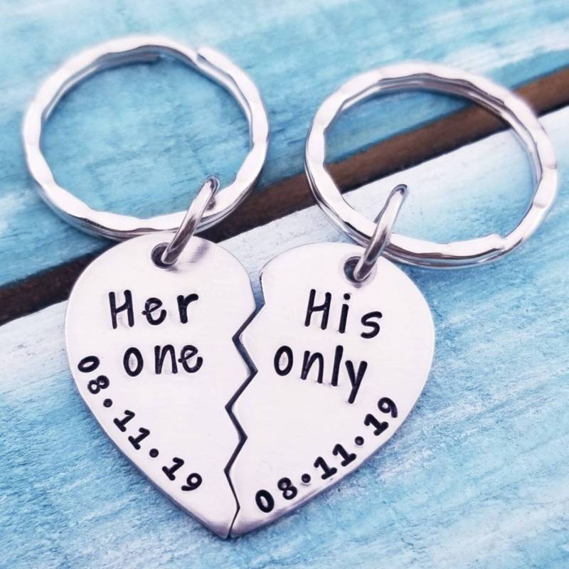 Personalisierte Schlüsselanhänger Set Her One, His One Gebrochenes Herz von PaytonLeighTreasures