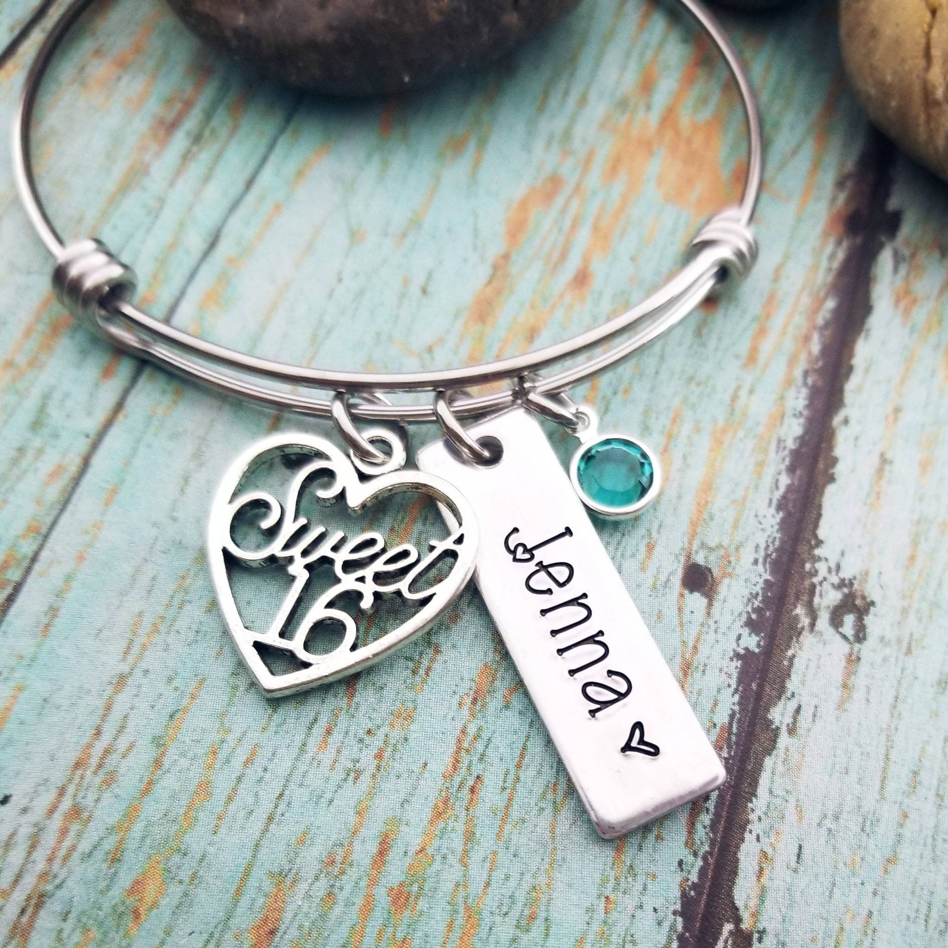 Sweet 16 Armband Personalisierter Geburtsstein Armreif, Tochter, Nichte Geschenk von PaytonLeighTreasures