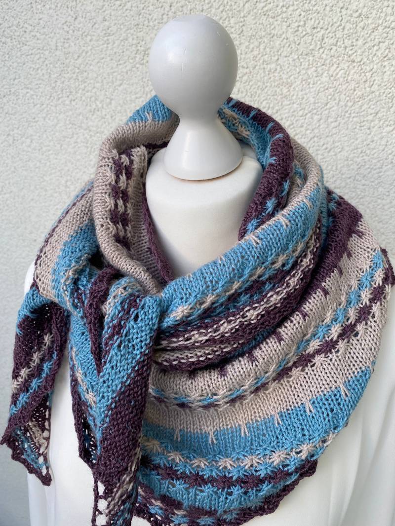 Halbrundes Tuch - Sternchen Handgestricktes Ca. 185 cm Lang Und 40 Hoch von PeLieSelbstGemacht