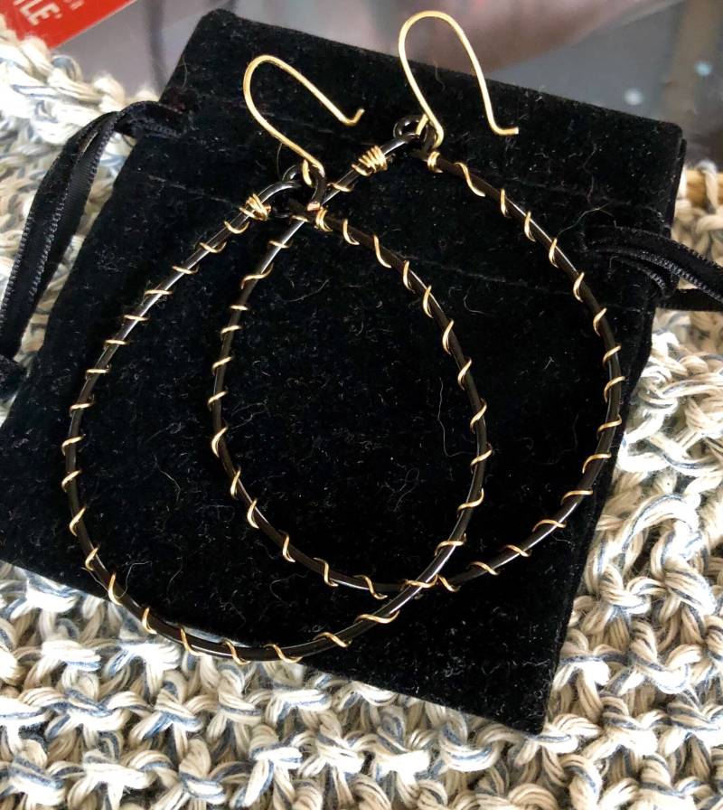 Draht Gewickelt Schwarz Und Bronze Ohrringe, Statement Ohrringe Draht Gewickelt Schwarz Und Bronze Ohrringe, Statement Ohrringe von PeaceLoveandBaubles